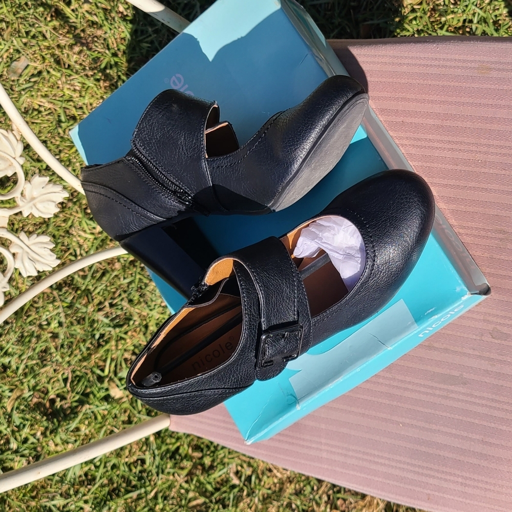 Nicole Grace Black Leather Mary Jane Heels with Buckle Size 7.5M